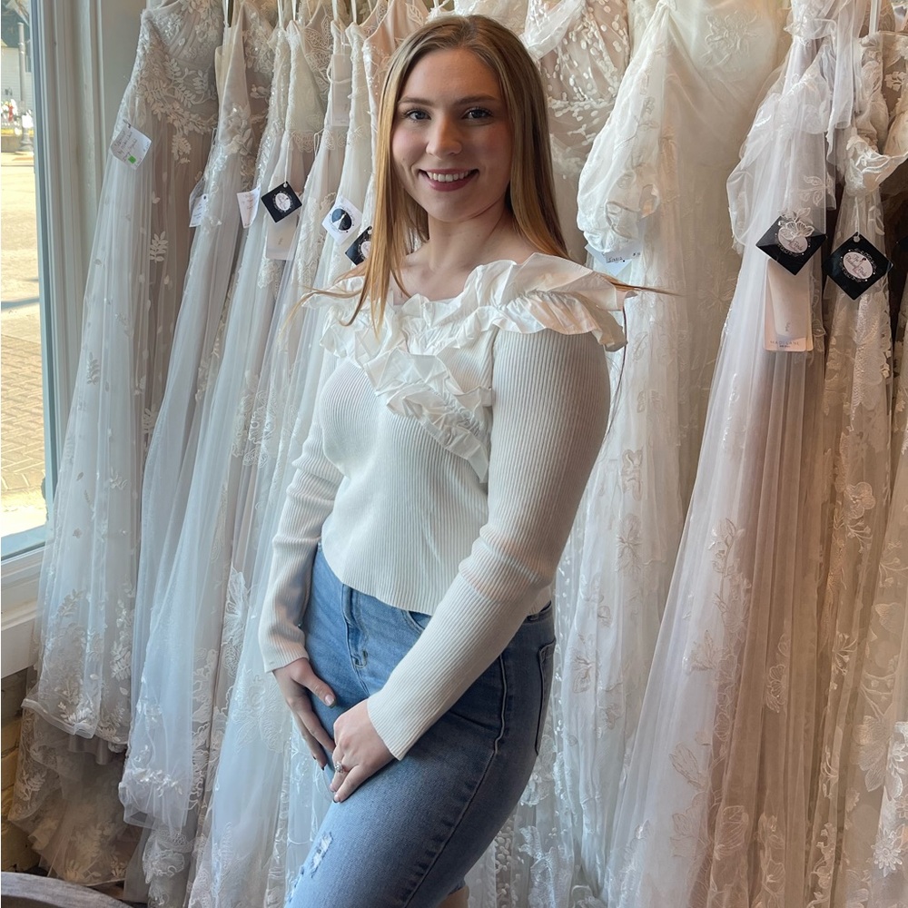Elegant White Ruffle Off the Shoulder Women’s Top